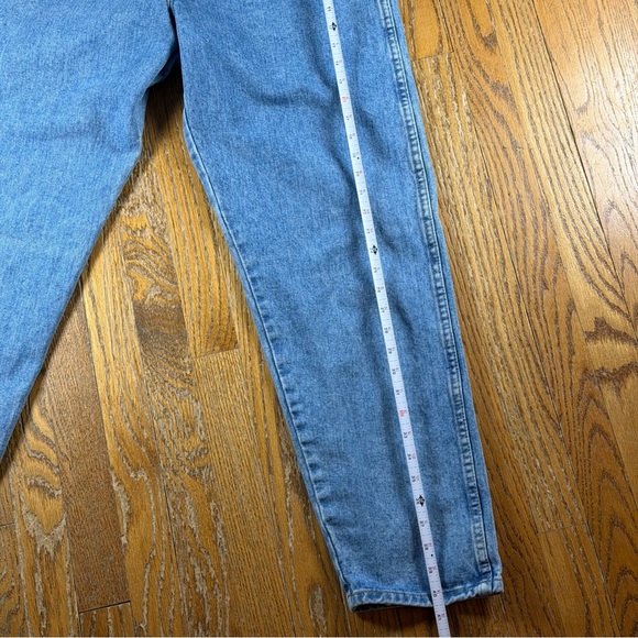 Vintage Wrangler Authentic Jeans Mens 36x32 Light Wash Blue Tapered USA Denim - Picture 12 of 16